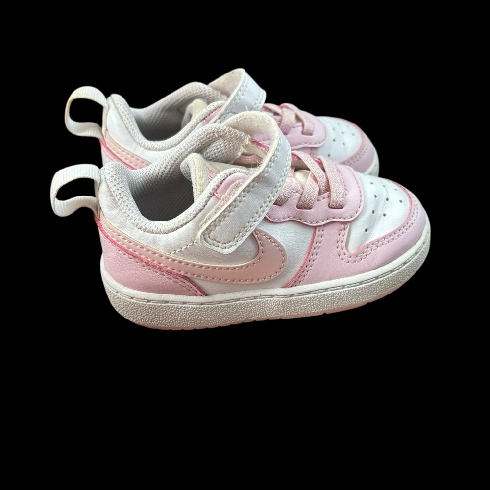 Nike Kids Sneakers in Pink and White